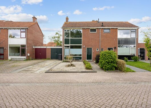 M H Trompstraat 3